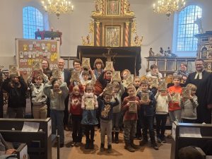 Grundschule Sittensen gestaltet und verbringt feierlichen Schulgottesdienst