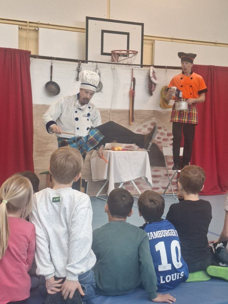 Kindertheater "Coq au vin" aus Berlin zu Gast in Sittensen 20260209 120743