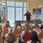 Autor Ulf Blanck lehrt das kleine 1×1 der Detektivarbeit und präsentiert Jubiläumsband der beliebten „Die drei ???-Kids“-Reihe