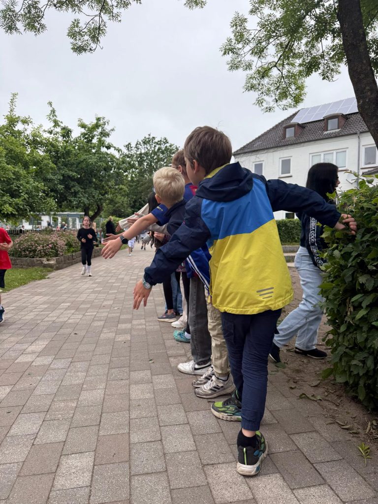 Volle Motivation beim Sponsorenlauf der 1. und 2. Klassen img 20260612 wa0003
