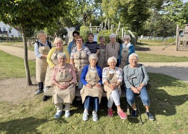 Home Ehrenamtlicher Schnippelclub schnippelt seit 10 Jahren für die Grundschule Sittensen